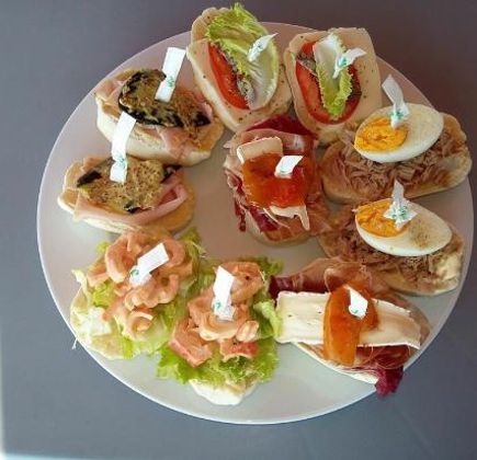 Confine Cafe 1
