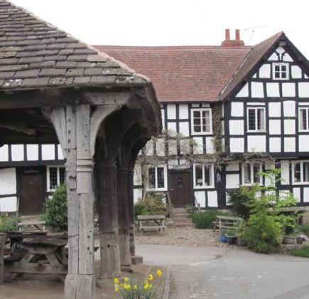 The Black and White Village Trail 1