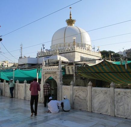 Shah Jahan's Mosque 1