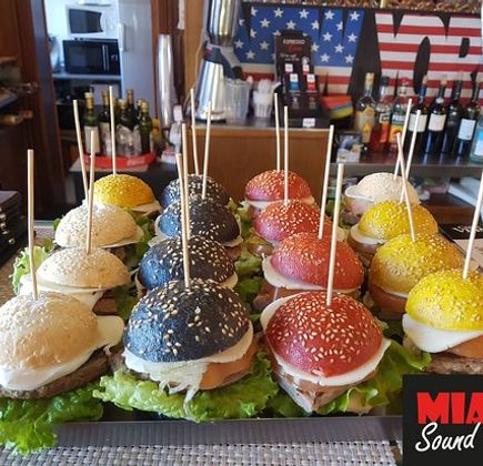 Miami Sound Cafe Wi-Fi Bar 1