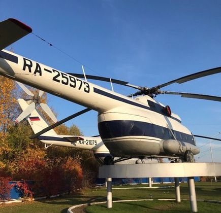 Alley in the Honor of Aviation Equipment 1