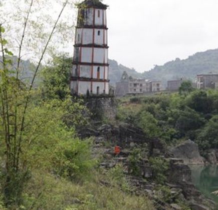 Leaning Tower of Chongzuo 1