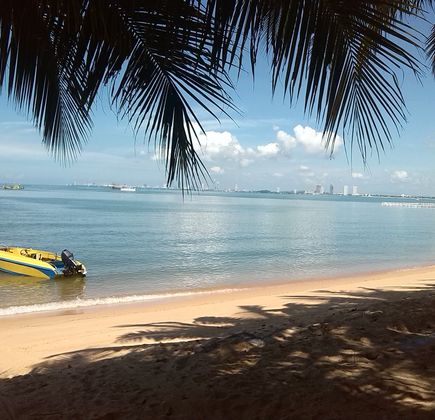 Bang Saray Beach 1