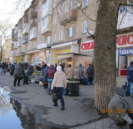 Pobedy Square 1