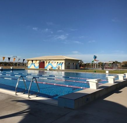 Karumba swimming pool 1