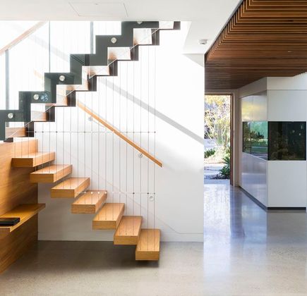 Zurisan Stairs 1