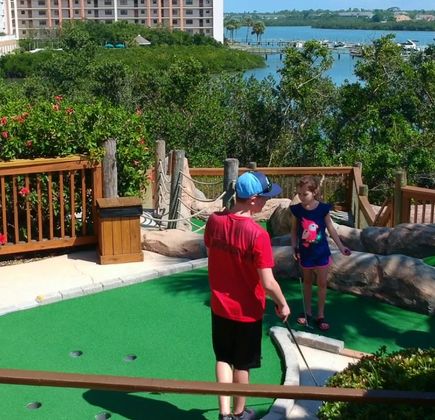 Smuggler Cove Adventure Golf 1