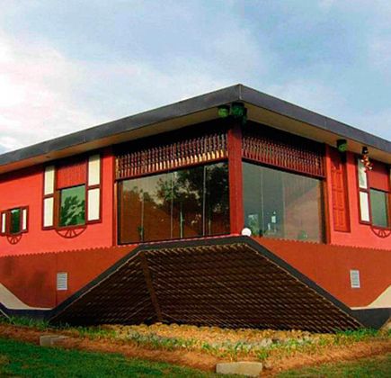 Rumah Terbalik 1