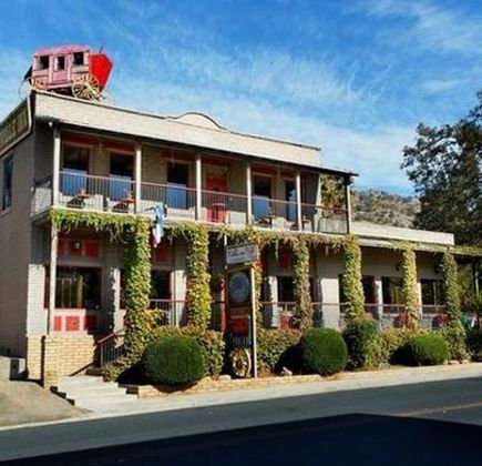 The Springville Inn 1