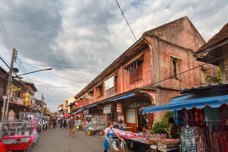 Kad Kong Ta Street Market
