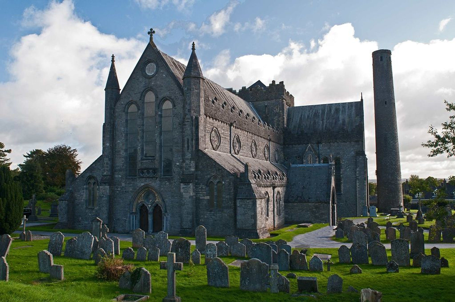 St. Canice's Cathedral & Round Tower