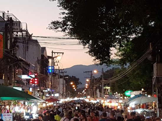 Tha Pae Walking Street