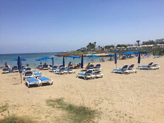 Polyxenia Beach