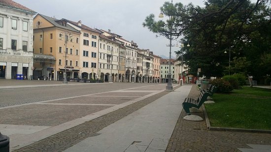 Piazza dei Martiri o Campedel
