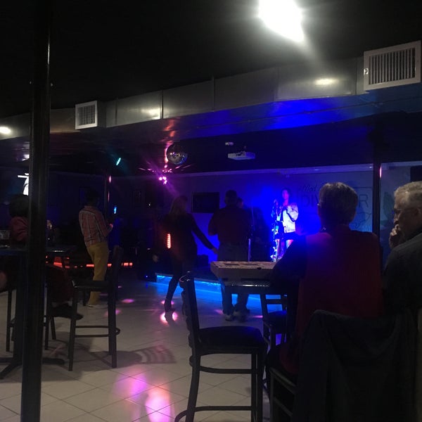 Mad Beach Dive Bar